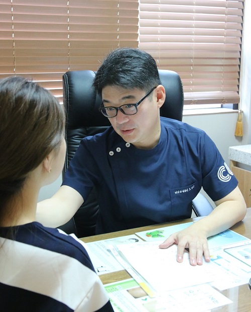 청담 오정준 원장 상담.jpg